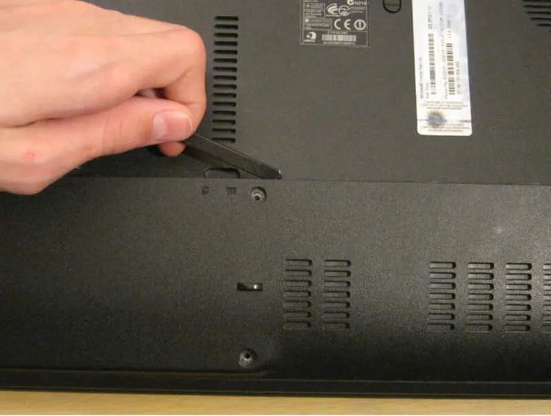 huong dan thay card wifi laptop