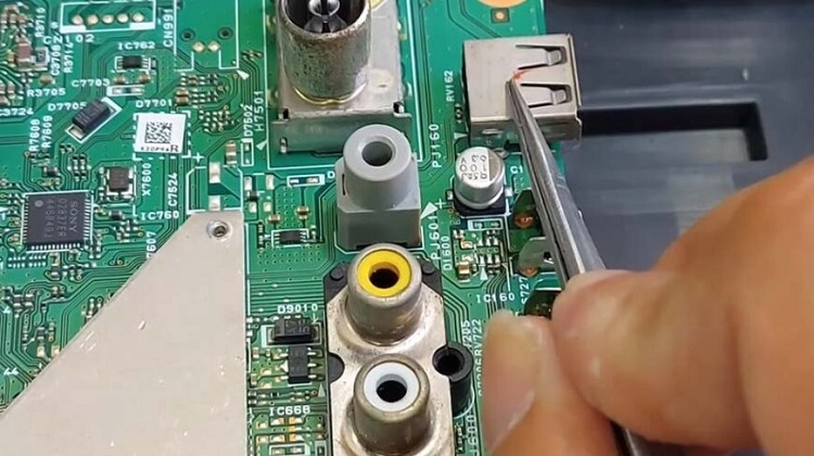 Thay cổng USB tivi (H&igrave;nh 5)