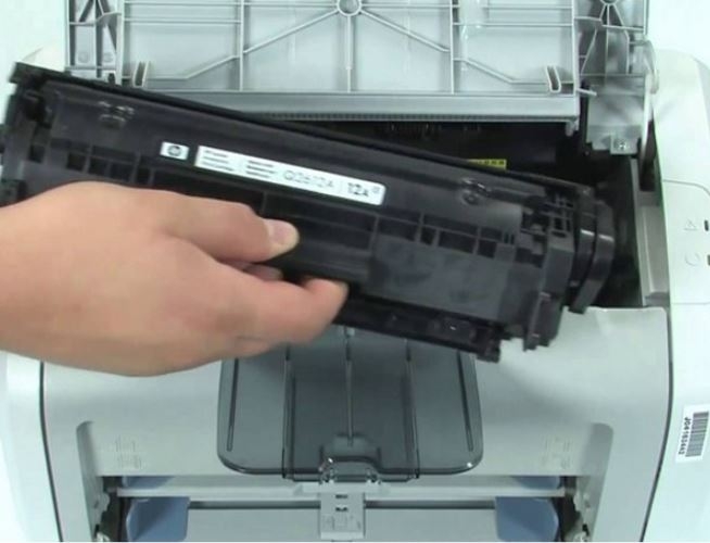 thay hộp mực máy in Canon 2900 2