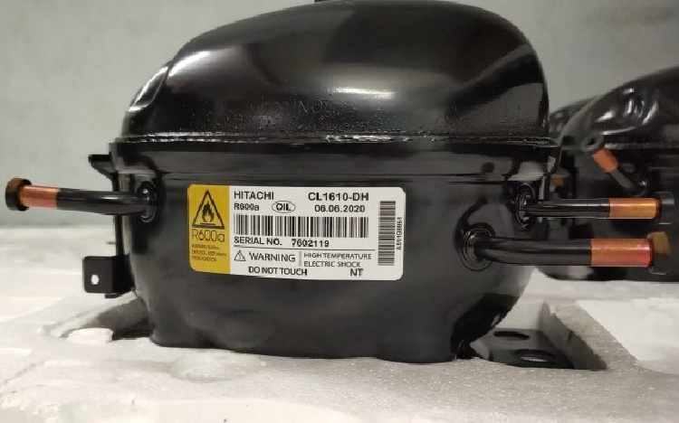 thay máy nén tủ lạnh Hitachi 1