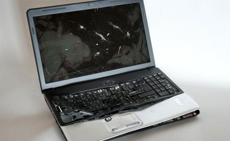 Các nguyên nhân khiến nút nguồn laptop bị hỏng