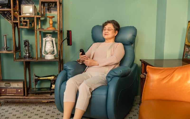 Ghế massage cho người già