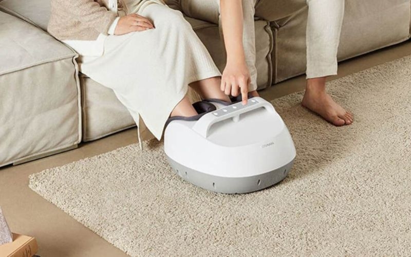 Máy massage chân cho người già