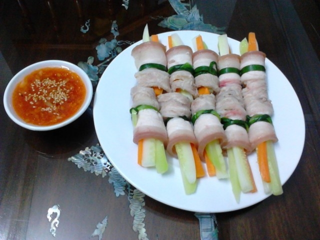 thịt cuộn rau củ tươi 5