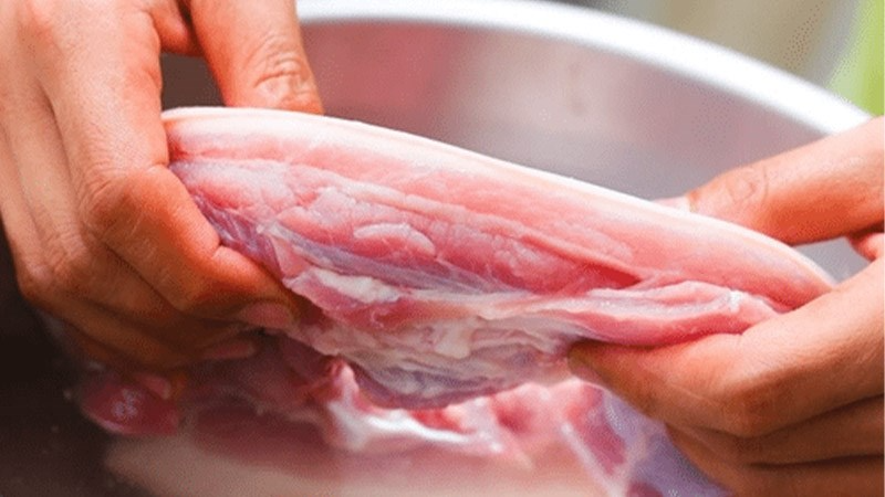 Thịt kho ruốc sả đậm đà - hình 1