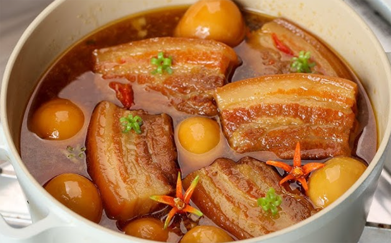 Thịt kho tàu bao nhiêu calo? (hình 1)