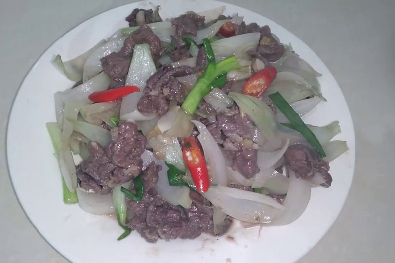 Thịt ngựa xào với gì ngon (hình 2)