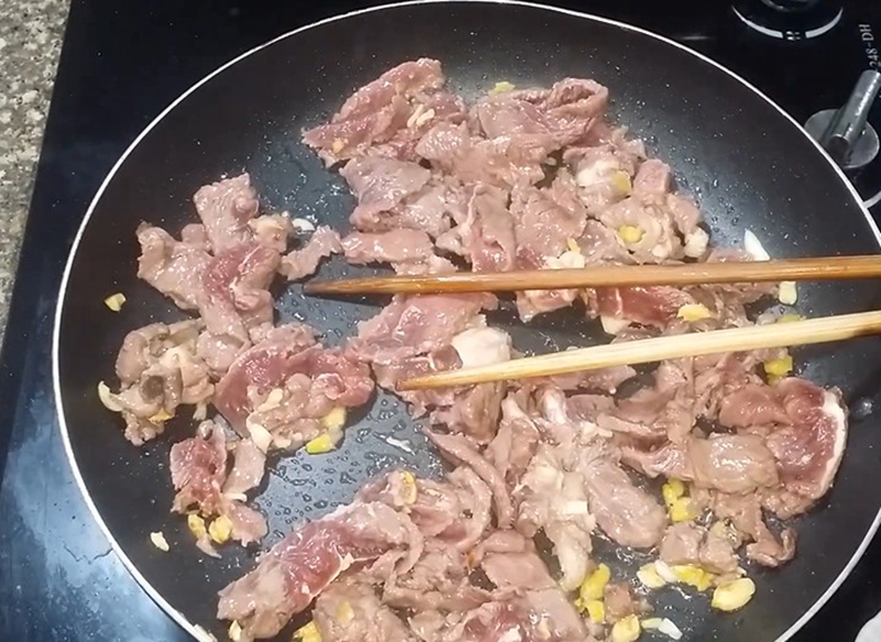 Thịt trâu xào cần tây (hình 7)