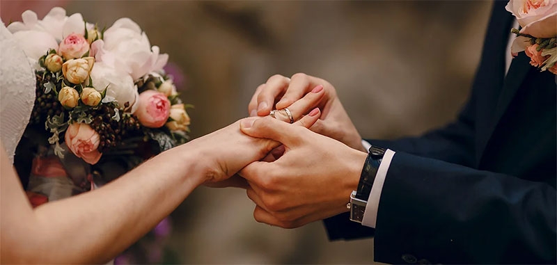 Thơ giới thiệu cô dâu chú rể vui nhộn