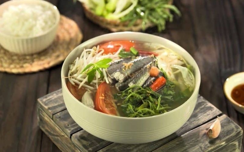 Thưởng thức món canh chua cá chốt