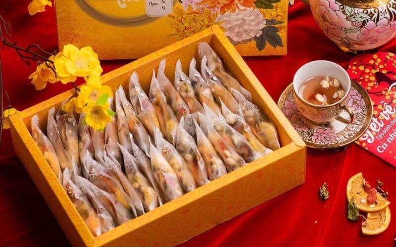 Tiệc tất niên 2025 nên tặng gì - Tặng trà