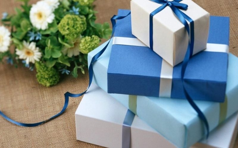 Cách chọn lựa quà tặng tất niên