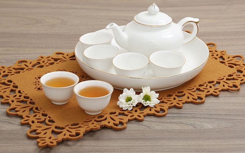 Tiệc tất niên 2025 nên tặng gì - Tặng bộ ấm chén cao cấp
