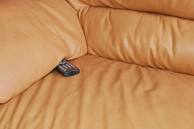 Tổng hợp các cách tìm điều khiển tivi bị thất lạc nhanh chóng với những mẹo đơn giản