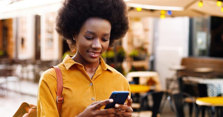 Tinder thử nghiệm tính năng nhận diện khuôn mặt bắt buộc tại Mỹ