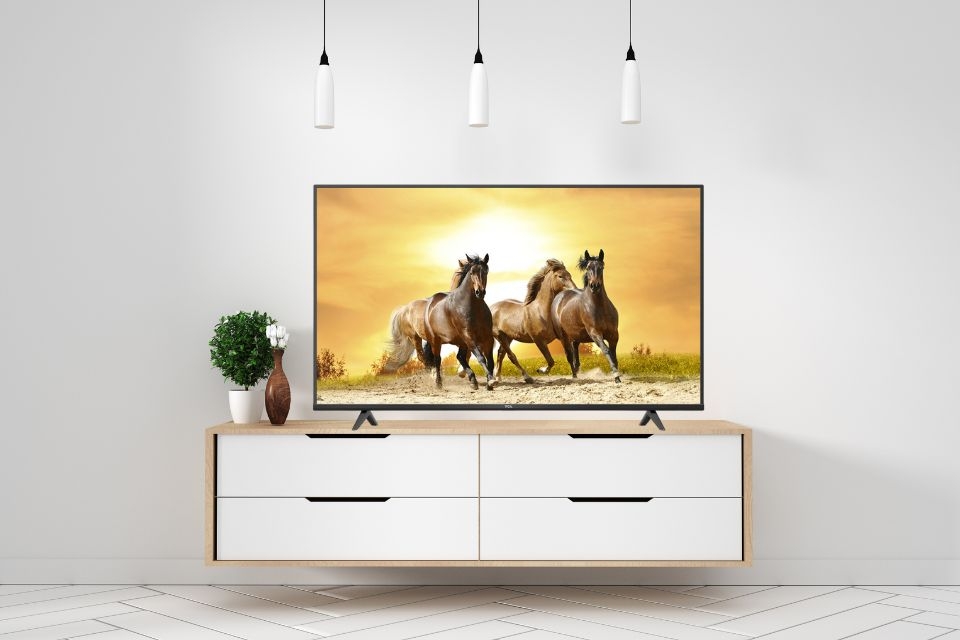 Tivi TCL 4K có tốt không? Đánh giá chi tiết thiết kế, công nghệ và trải nghiệm thực tế