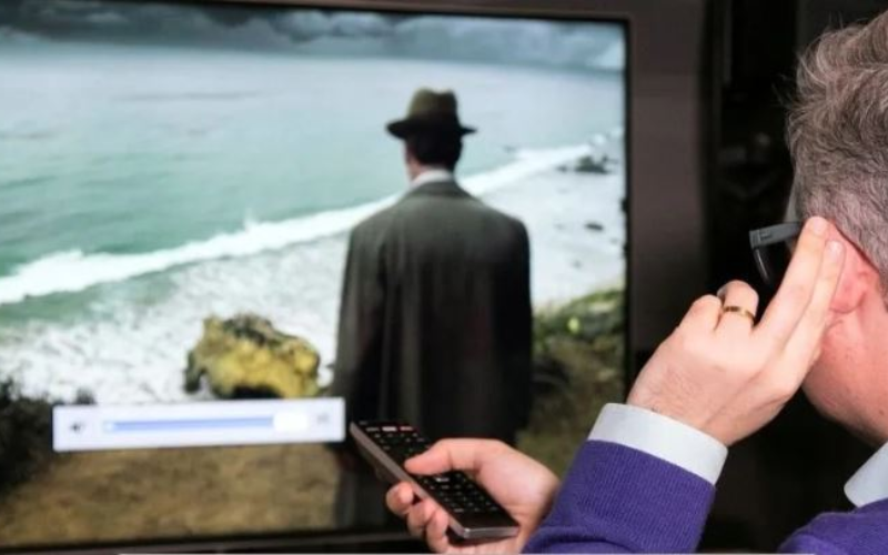 tivi bị rè loa khi mở to (ảnh 1)