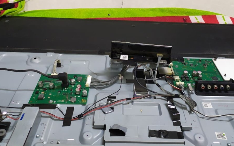 tivi bị rè loa khi mở to (ảnh 2)