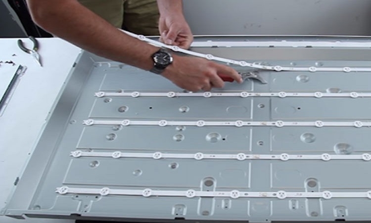 Tivi Sony nh&aacute;y đ&egrave;n đỏ 3 lần (H&igrave;nh 2)