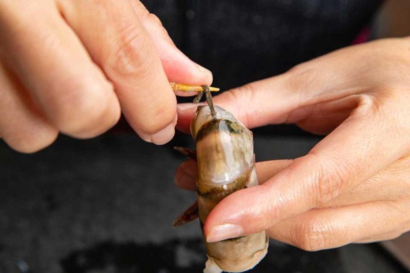 cách làm tôm cuộn khoai tây - hình 3