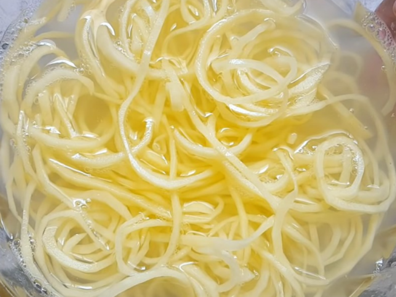 cách làm tôm cuộn khoai tây - hình 5