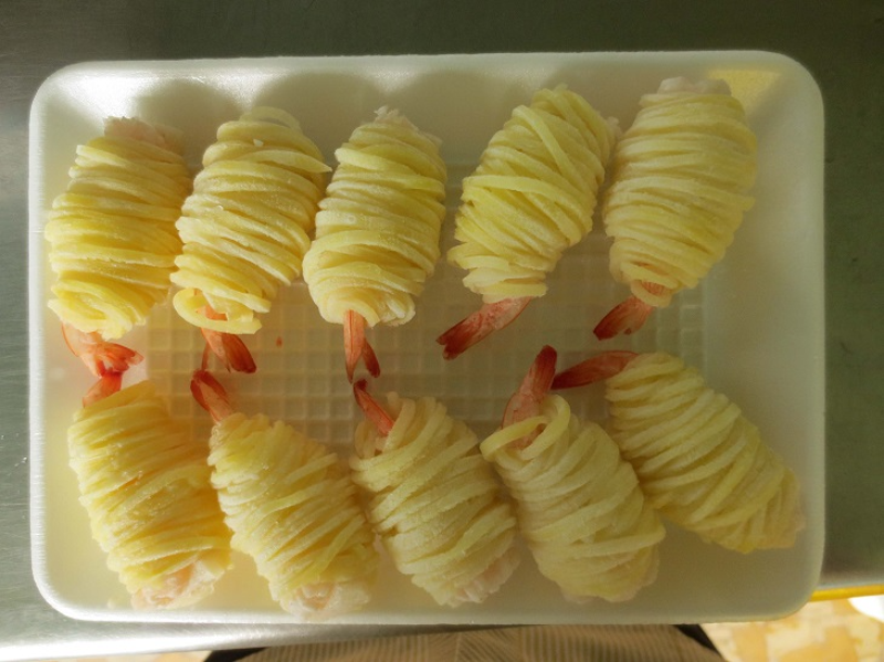 cách làm tôm cuộn khoai tây - hình 7