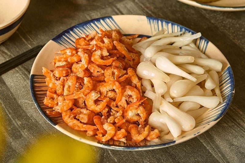 Tôm khô củ kiệu (hình 1)