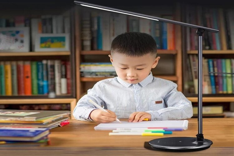 Khám phá top đèn bàn học chống cận uy tín, chất lượng tốt nhất cho học sinh hiện nay