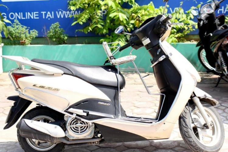 Trẻ bao nhiêu tháng thì ngồi được ghế xe máy hình 7