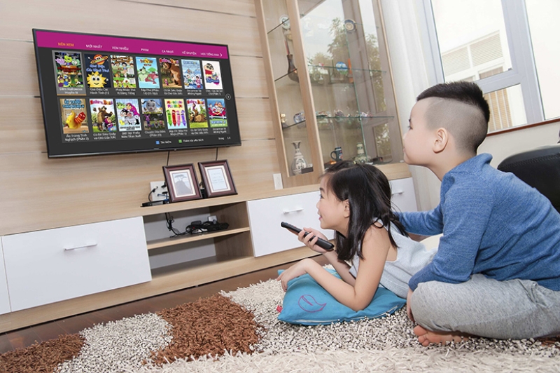 Trẻ con nên nhìn màn hình giải trí bao lâu - hình 3