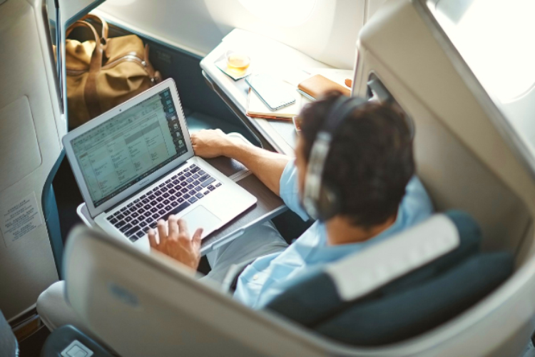 Trên máy bay có Wi-Fi không? (hình 6)