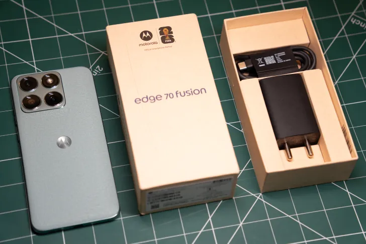 Trên tay Motorola Edge 70 Fusion - hình 1