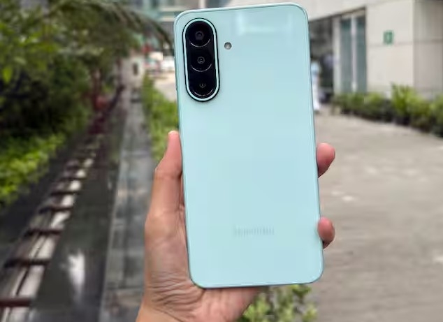 Trên tay Samsung Galaxy A27 5G - hình 4