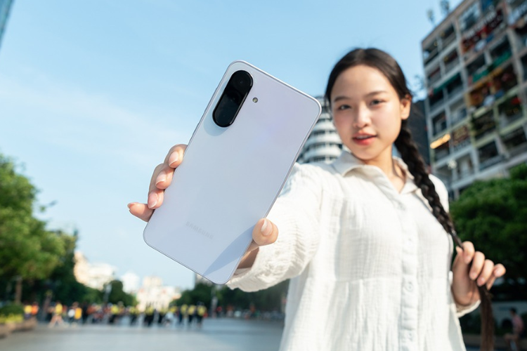 Trên tay và đánh giá nhanh Samsung Galaxy A36 5G (ảnh 3)