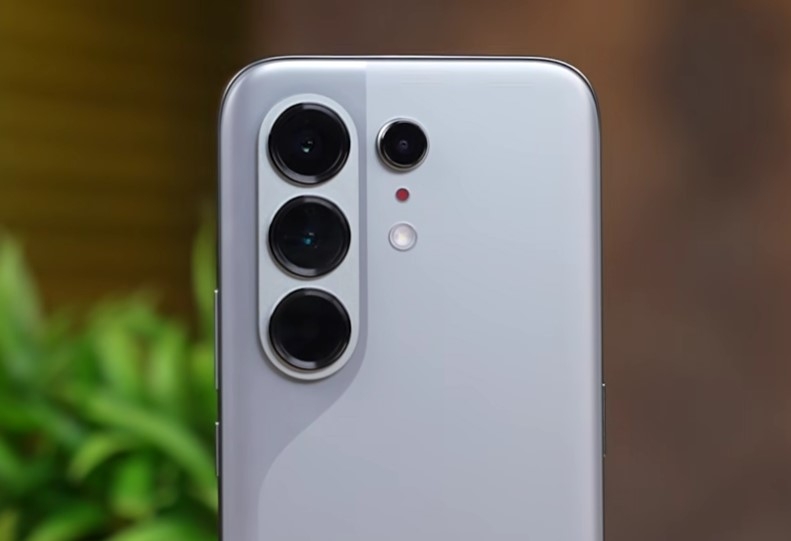 Trên tay TECNO Camon 50 Ultra - hình 2