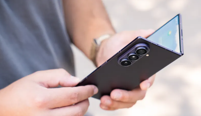 Trọng lượng Samsung Galaxy Z Fold 8 Ultra 1