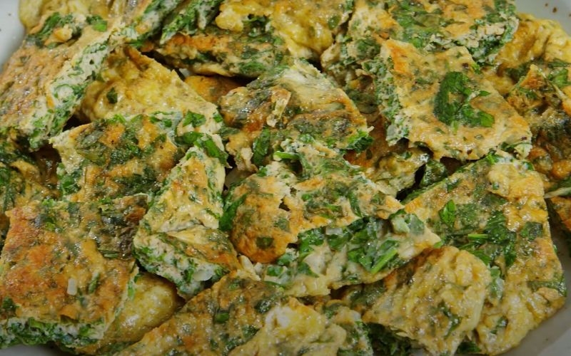 Trứng chiên ngải cứu