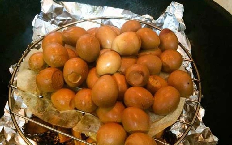 trứng cút 8