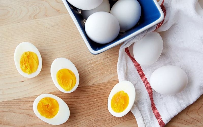 Nguy cơ ăn trứng luộc để qua đêm không bảo quản đúng cách