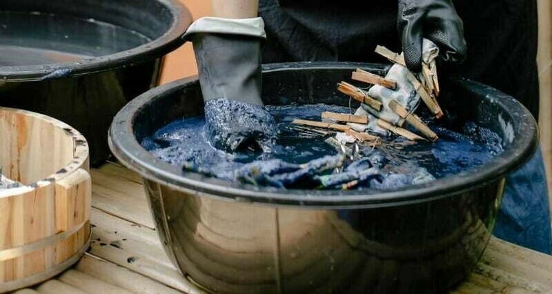 Tự làm thuốc nhuộm vải màu đen (ảnh 1)