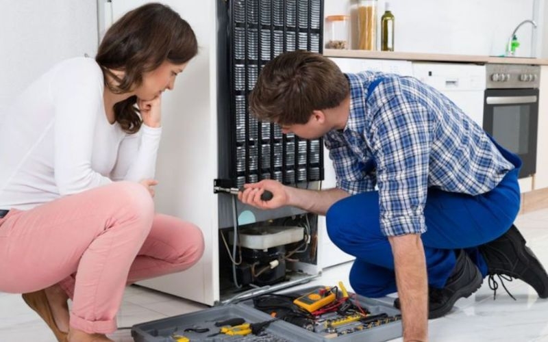 Linh kiện bên trong bị hư hỏng khiến tủ lạnh samsung không vào điện