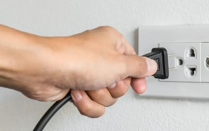 Kiểm tra nguồn điện và phích cắm