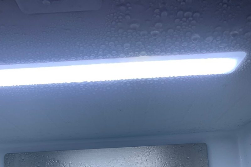 Tủ lạnh Sharp bị đọng hơi nước (hình 1)