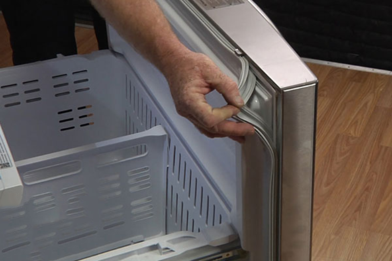 Tủ lạnh Sharp bị đọng hơi nước (hình 3)