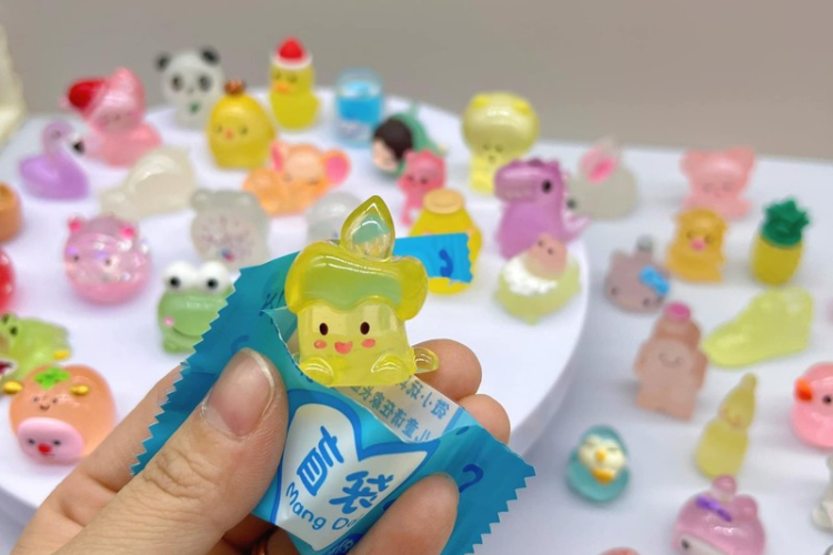 Sự tò mò đến từ túi mù