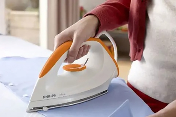 Cách bảo vệ bàn ủi để kéo dài tuổi thọ