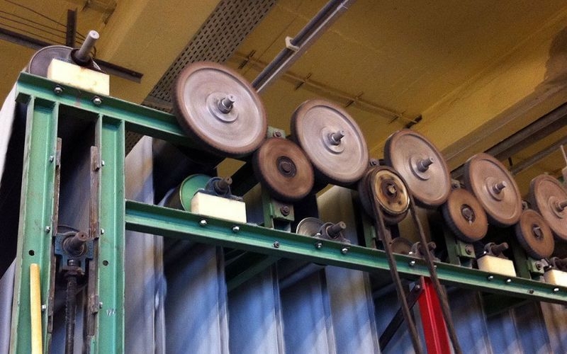 Chải sợi tạo nên một cấu trúc cơ bản cho vải felt