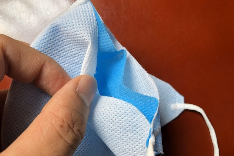 Vải không dệt được sử dụng phổ biến cho việc sản xuất khẩu trang