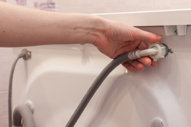 cach hoạt dong cua van cap nuoc may giat aqua