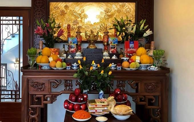 Tưởng nhớ tổ tiên và bày tỏ lòng thành kính